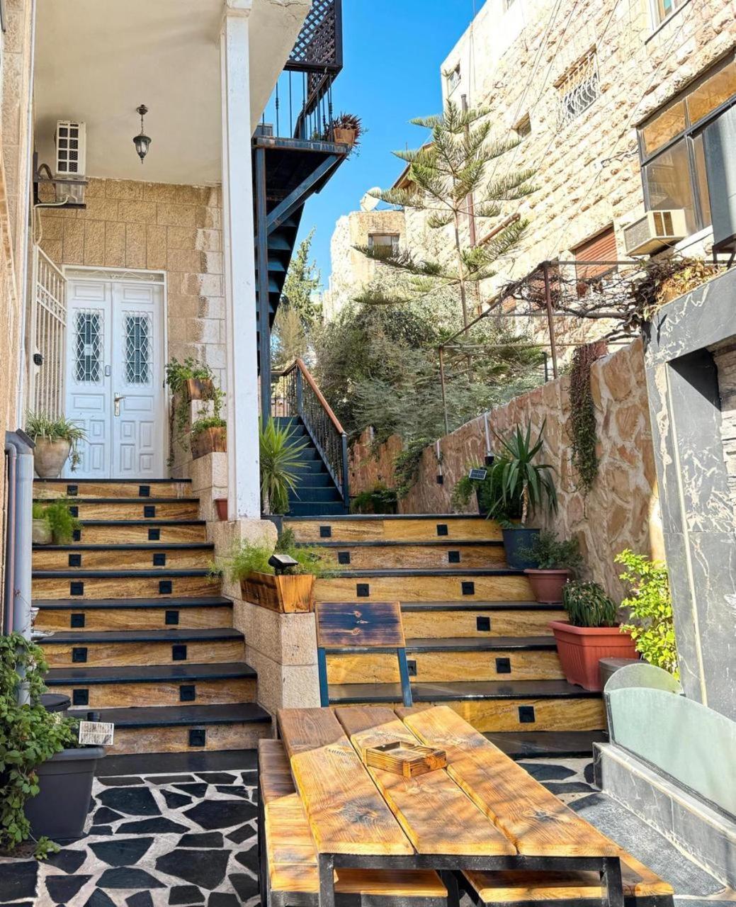 Beit Ahlan Hotel Amman Exterior photo