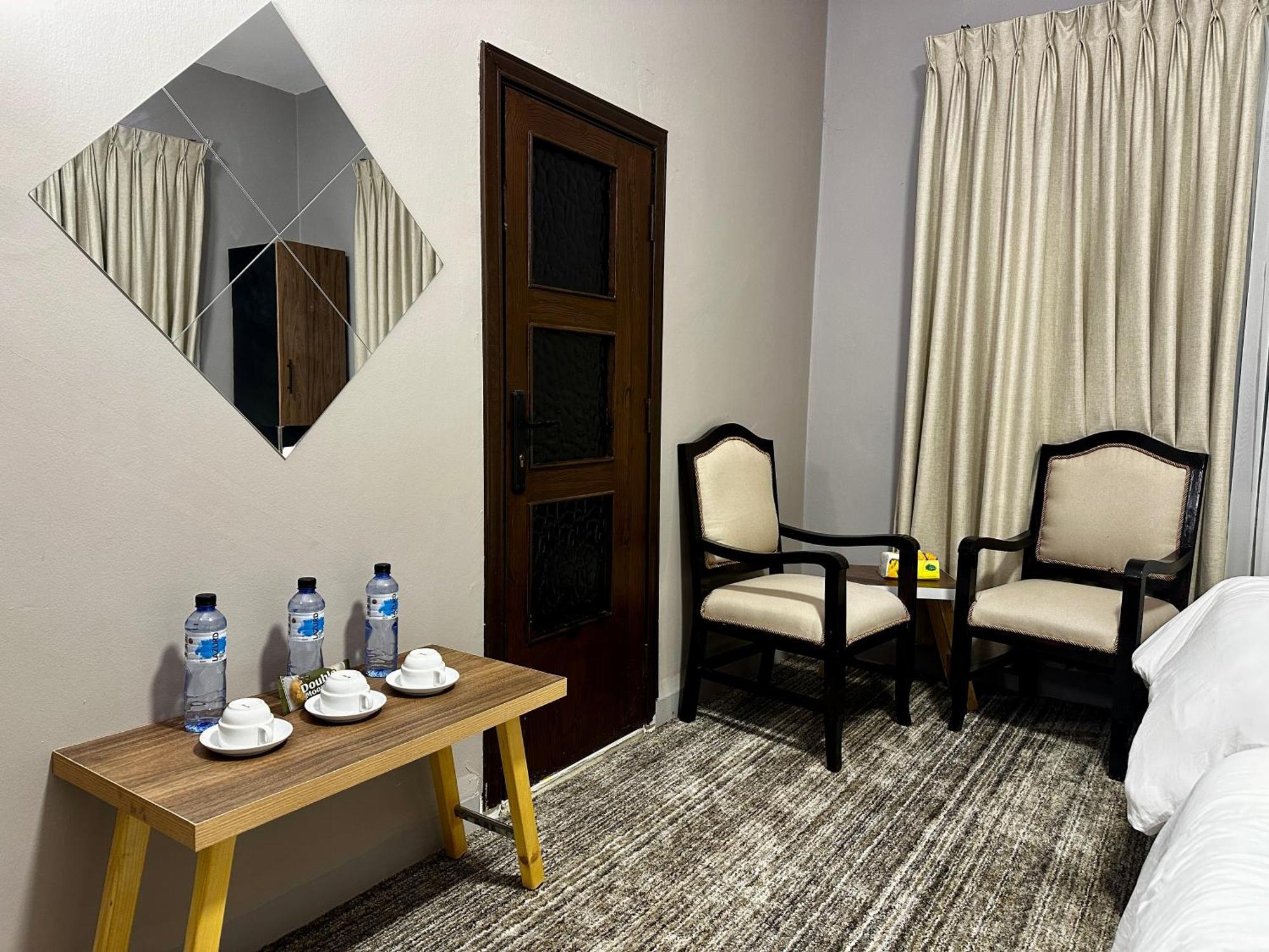Beit Ahlan Hotel Amman Exterior photo