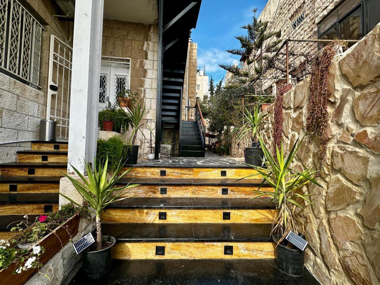 Beit Ahlan Hotel Amman Exterior photo