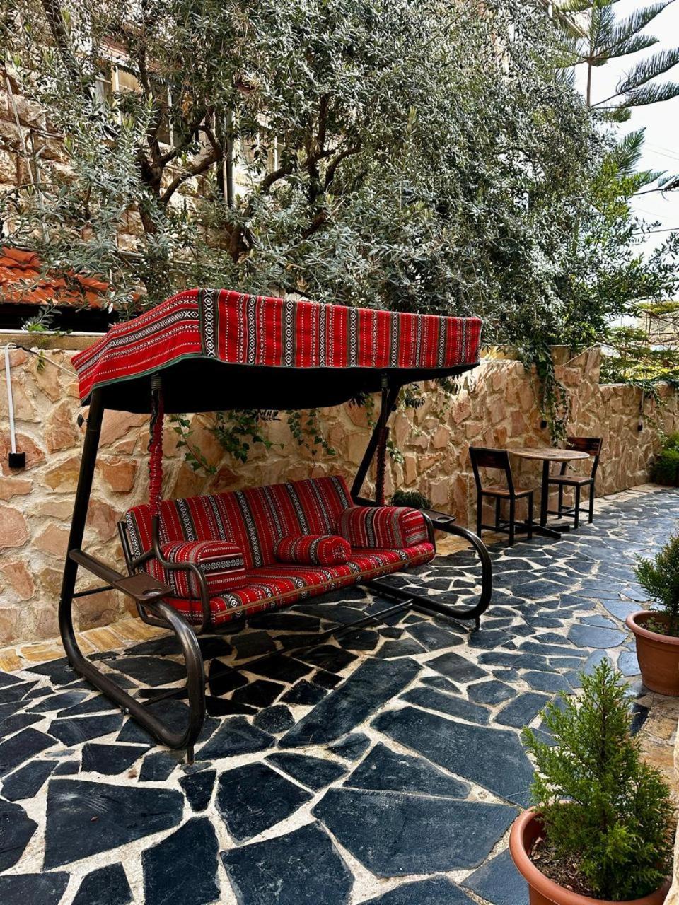 Beit Ahlan Hotel Amman Exterior photo